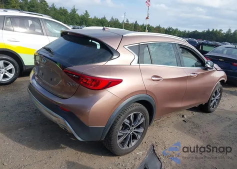 2017 Infiniti Qx30 Premium z USA, uszkodzony, nr VIN SJKCH5CRXHA021230
